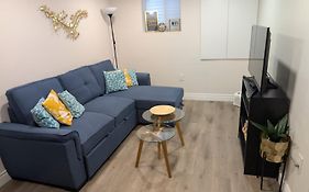 Lake-Walk House 3 Bed 2 Bath Apt